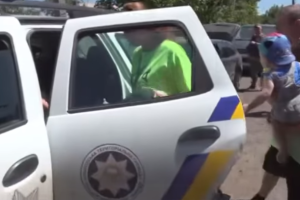 "Вже немає сил сидіти під обстрілами": З Лисичанська евакуювали ще 16 людей