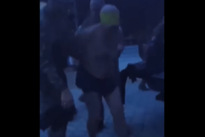 Бойцы ВСУ взяли в плен российского пилота: видео