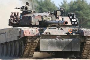 Украина может получить от Польши сотни танков PT-91 Twardy: что известно