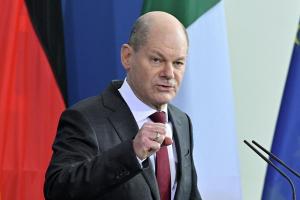 Санкции останутся, даже если война закончится на условиях России, - Шольц