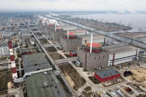 Окупанти знову стріляють по Запорізькій АЕС: влада Енергодара закликала мешканців залишити вулиці