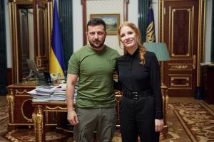 Актриса Джессика Честейн встретилась с Зеленским и посетила Ирпень