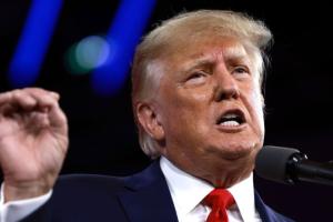 В поместье Трампа ФБР нашло 11 пакетов секретных документов
