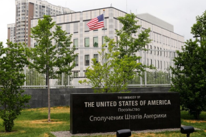 Посольство США призвало своих граждан срочно покинуть Украину