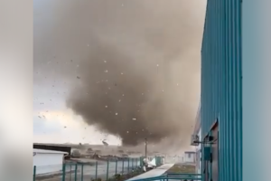 У Криму пронісся потужний смерч: відео