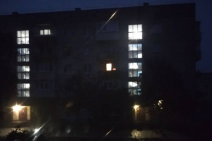 В некоторых районах Рубежного появилось электричество
