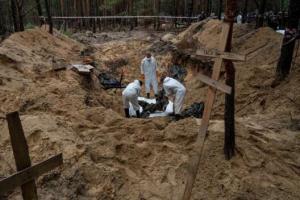 В Ізюмі ексгумовано вже 146 тіл, частина з них має ознаки насильницької смерті