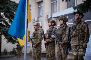 В Лимане официально подняли украинский флаг