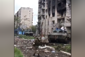 Що відбувається в Попасній: зруйноване місто забите технікою окупантів