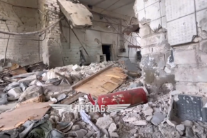 У Лисичанську розбомбили пожежну частину (відео)