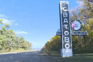 На Луганском фронте неспокойно: оккупанты собираются держать оборону в Сватовской психбольнице