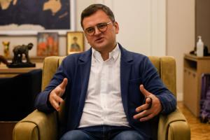 Кулеба заявил, что третьи страны "закулисно" поставляют Украине оружие