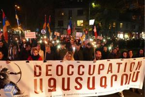 "Россия - вон из Армении!": В Ереване прошел протест перед приездом Путина на саммит ОДКБ
