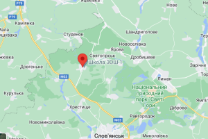 Чтобы поесть, люди пересекают реку по пояс в воде: видео с Донетчины