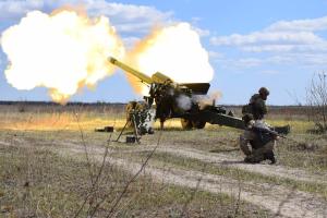 Як ворога витісняють із Лисичанського нафтопереробного заводу - відео