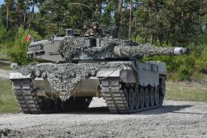 Германия, скорее всего, решит поставить танки Leopards Украине - Bloomberg