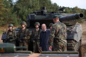 Танки, бронетранспортери, винищувачі - що готує Захід, щоб допомогти Україні перемогти