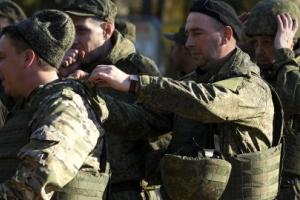 "Хто зміг - заліг на дно": На захоплених територіях Луганщини почалася нова хвиля примусової мобілізації