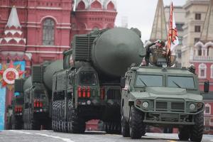 "Вторая армия мира закончилась": как прошел "День победобесия" в Москве - видео