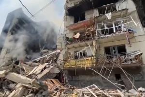 У Кремінній прилетіло в житловий будинок - фото