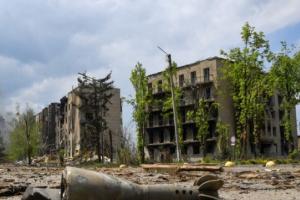 "Перетворили будинок на казарму": У Лисичанську окупанти зробили блокпост в місцевому дворі