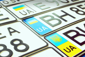 "Дорожні рейди": Як окупанти змушують жителів "ЛНР" змінювати автомобільні номери