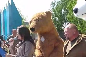 "Свято" на фоні руїн: як пройшов День захисту дітей в окупованому Лисичанську - фото