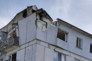 "Зато в газетах красиво пишут": В сети показали качество "ремонтов" в Северодонецке - фото