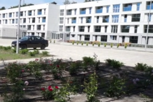 Пересування ворожої техніки та ремонт готелю для "поважних людей": що нового в окупованому Маріуполі - фото