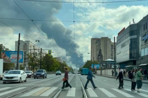 В Санкт-Петербурге горит нефтебаза - видео