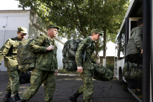 На Луганщине мужчин заставляют ежемесячно посещать так называемые "военкоматы"