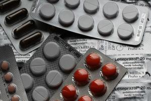"Не стоит бояться": Как жители Рубежного решают проблему с отсутствием нужных медикаментов