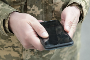 У "ЛНР" підлітків готуватимуть до війни, а вчителі стежитимуть за соцмережами: ЛОВА про ситуацію на Луганщині