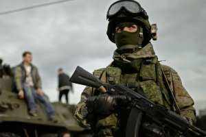 Оккупанты снова начали обходить дома жителей Луганщины и все проверять, - Стрюк