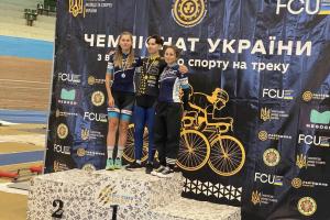 Золотий маршрут до перемоги: луганські велогонщиці підкорили чемпіонат України