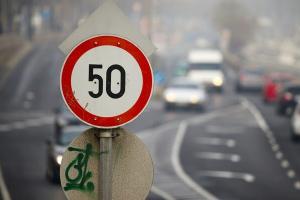 Обмеження швидкості до 50 км/год: з'явились нові правила для українських водіїв з 1 листопада