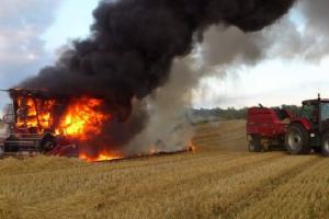 БПЛА завдав значного удару в полі по техніці ворога в Сватівському районі