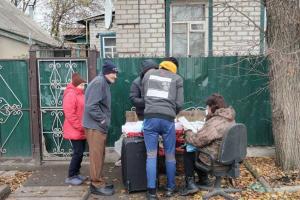 В окулярах, але без майбутнього: як окупанти "піклуються" про Попасну - фото
