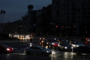До 8 часов без света: эксперт раскрыл последствия новых атак РФ