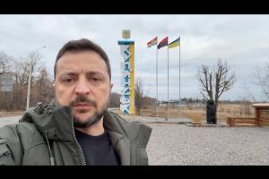Неожиданный визит в Купянск: президент поздравил сержантов в самых горячих точках
