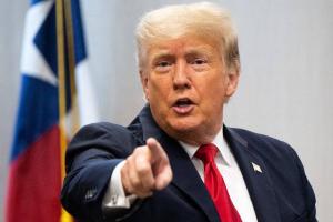 Трамп закликав до переговорів і припинення війни: "Зеленський готовий укласти угоду"