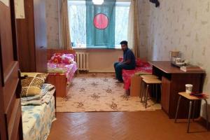Жителі окупованого Лисичанська б’ють на сполох через те, що під виглядом ремонту житлові будинки фактично стають місцем проживання для невідомих осіб.