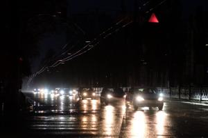 Жити в пітьмі: як мешканці Донецька роками борються за вуличне освітлення