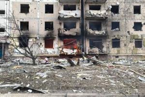 Росія вдарила по Запоріжжю керованими авіабомбами: палає багатоповерхівка, є постраждалі