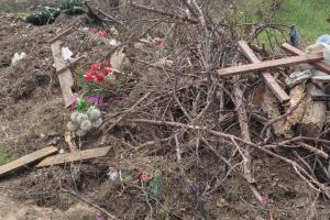 Пам’ять у занедбанні: кладовище Рубіжного перетворили на стихійне звалище