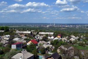 Зеленіє тільки трава: Лисичанськ на відео — брудний, порожній, покинутий