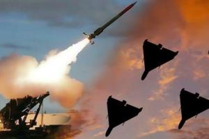 Сотні дронів і ракетна загроза: на Україну насувається нічна атака