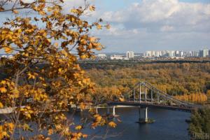 Коли чекати осені: синоптикиня пояснила, що буде з погодою цього року