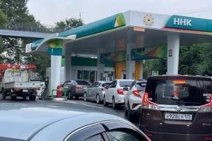 Бензиновий колапс у «ЛНР»: кілометрові черги на АЗС та справжня причина дефіциту