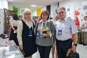 Учителів возять у Татарстан, а діти лишаються без уроків: освітній абсурд на Луганщині